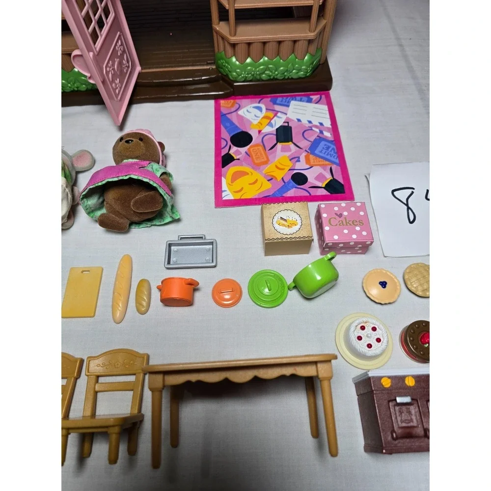 Li'l Woodzeez Calico Critters Mix Tickle Your Taste Buds Bakery With Accessories